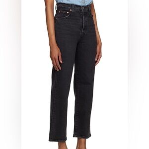 LEVI'S
Black Ribcage Jeans🌟